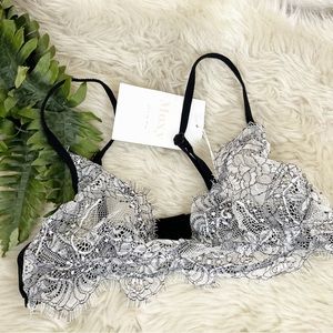 Moxy Lace Bra Size Small